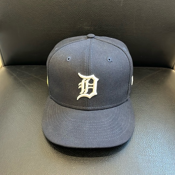 New Era Detroit fitted 7 3/8 - Picture 1 of 4